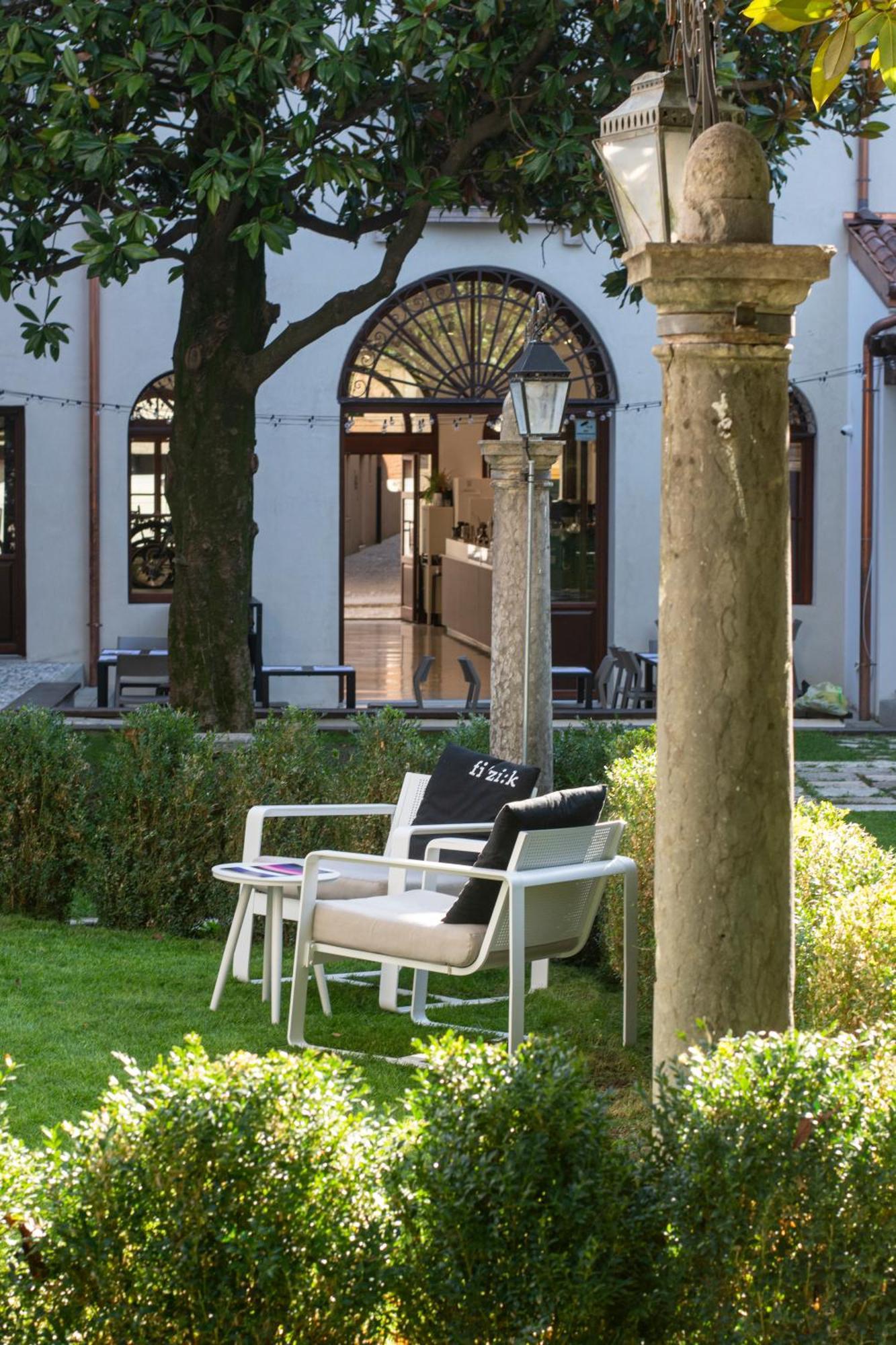 바사노델그라파 Bassano Club House B&B 외부 사진